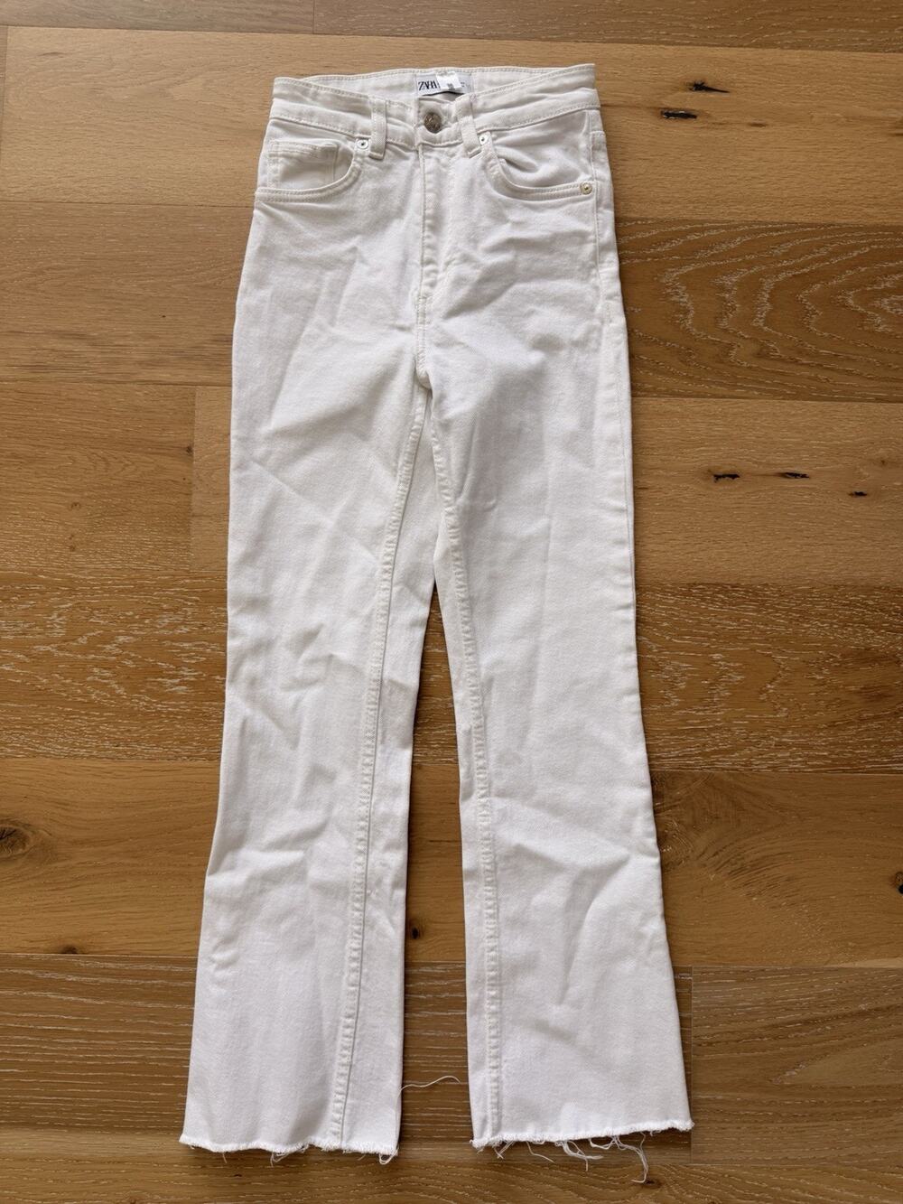 ZARA Off-White High Rise Straight Leg Jeans Raw Hem Size 2